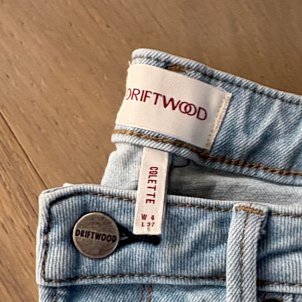 Driftwood Light Blue Jeans with Daisy Embroidery - Picture 2 of 4